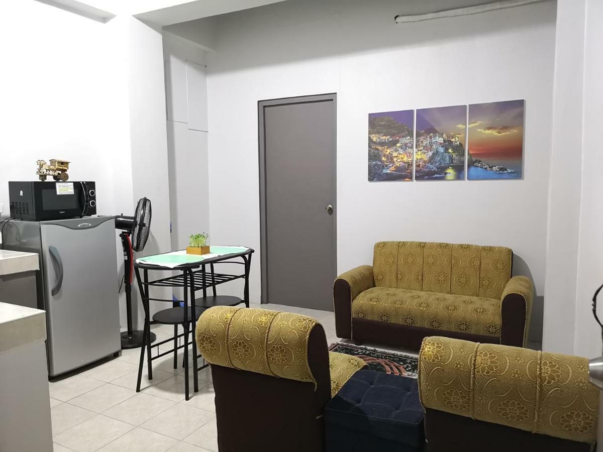 Moonstone: Comfy 1Br Unit Apartment Olongapo Luaran gambar